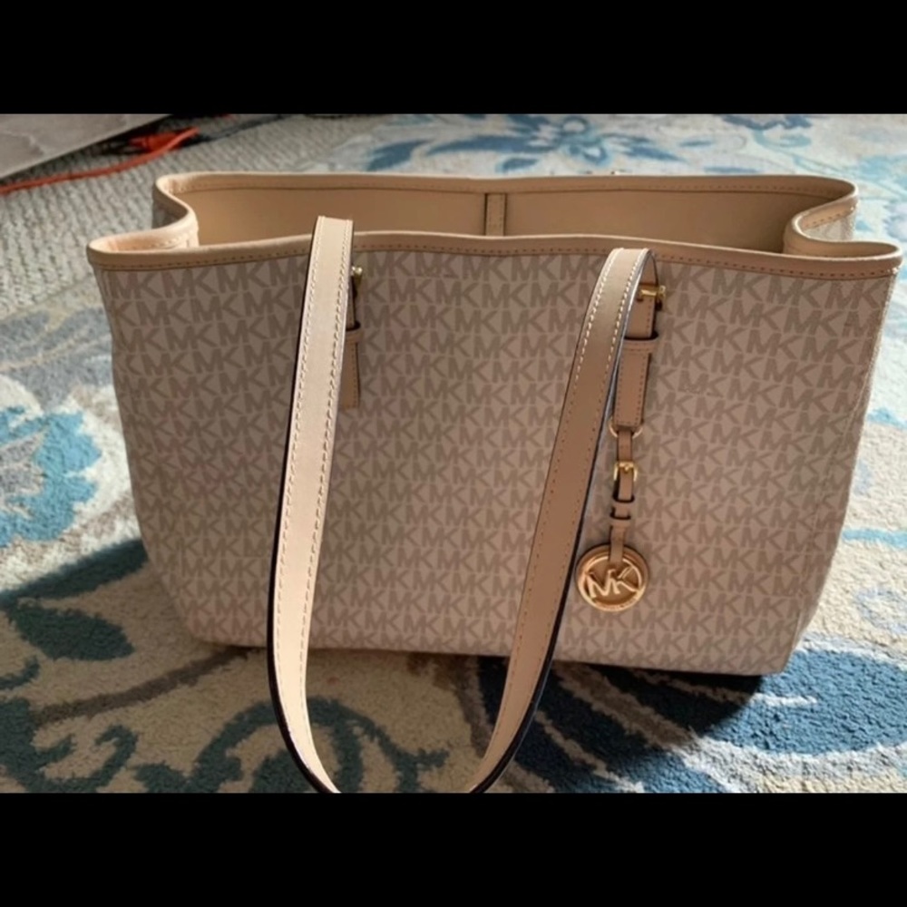 Michael kors purse/bag